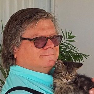 Meet your Posher, Dennis